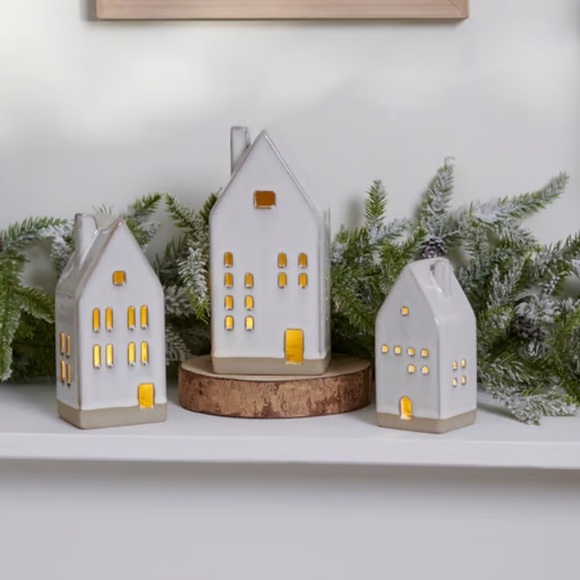 Lighted House Figurine Set - Picture 2 of 5
